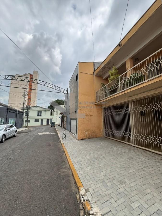 Casa, 4 quartos, 203 m² - Foto 2